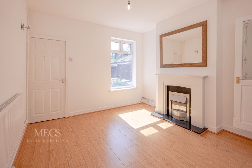 Property photo 2 of 9 4998362