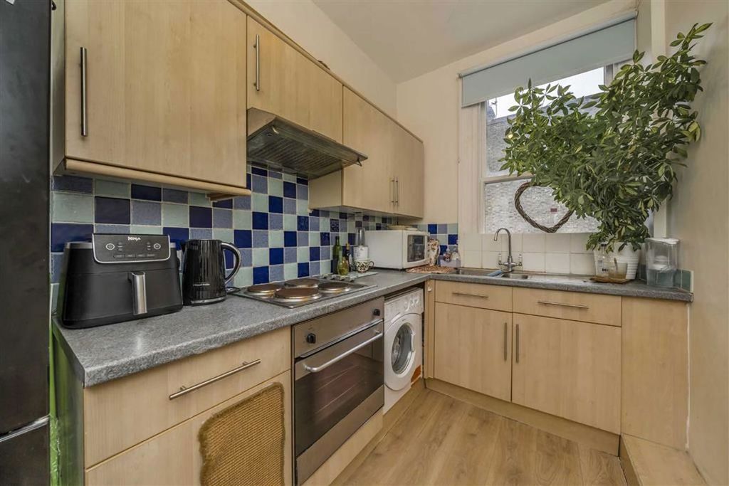 Property photo 3 of 5