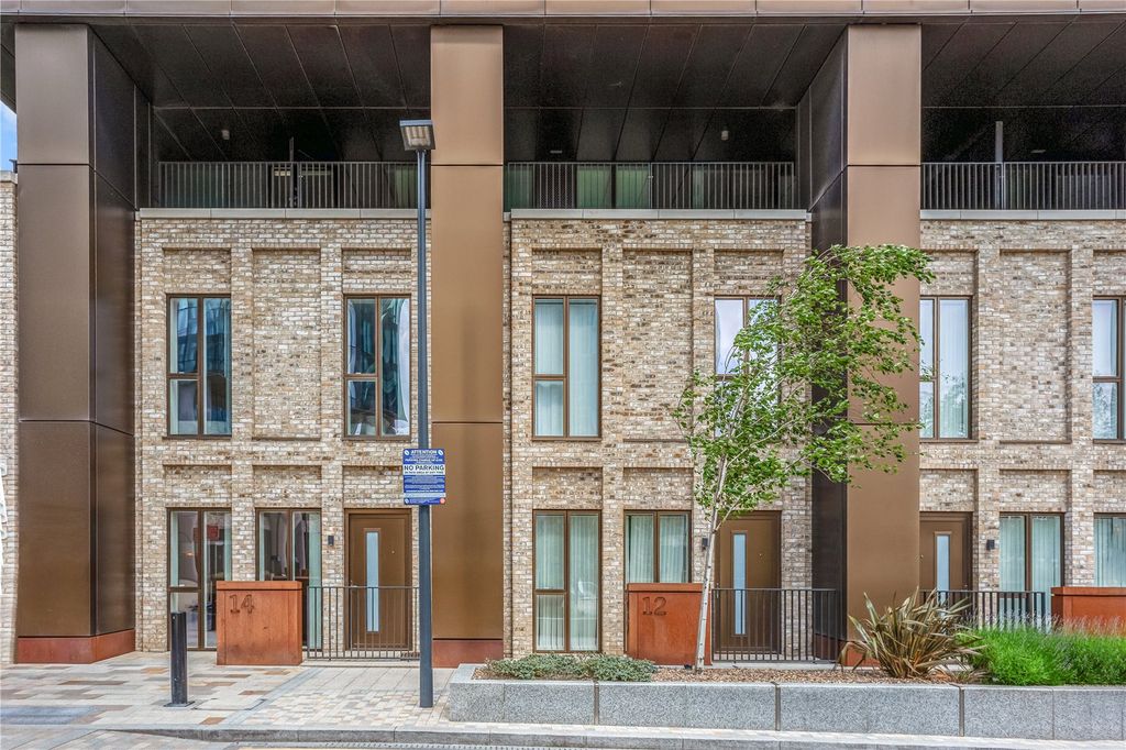 Property photo 1 of 19 External