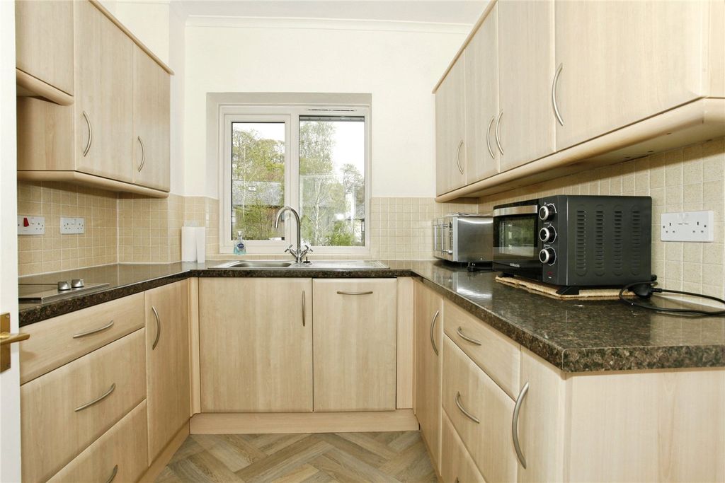 Property photo 2 of 17 Kitchen