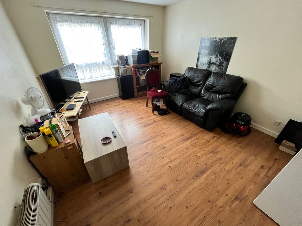 Property photo 2 of 5 3105403