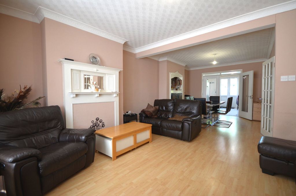 Property photo 2 of 23