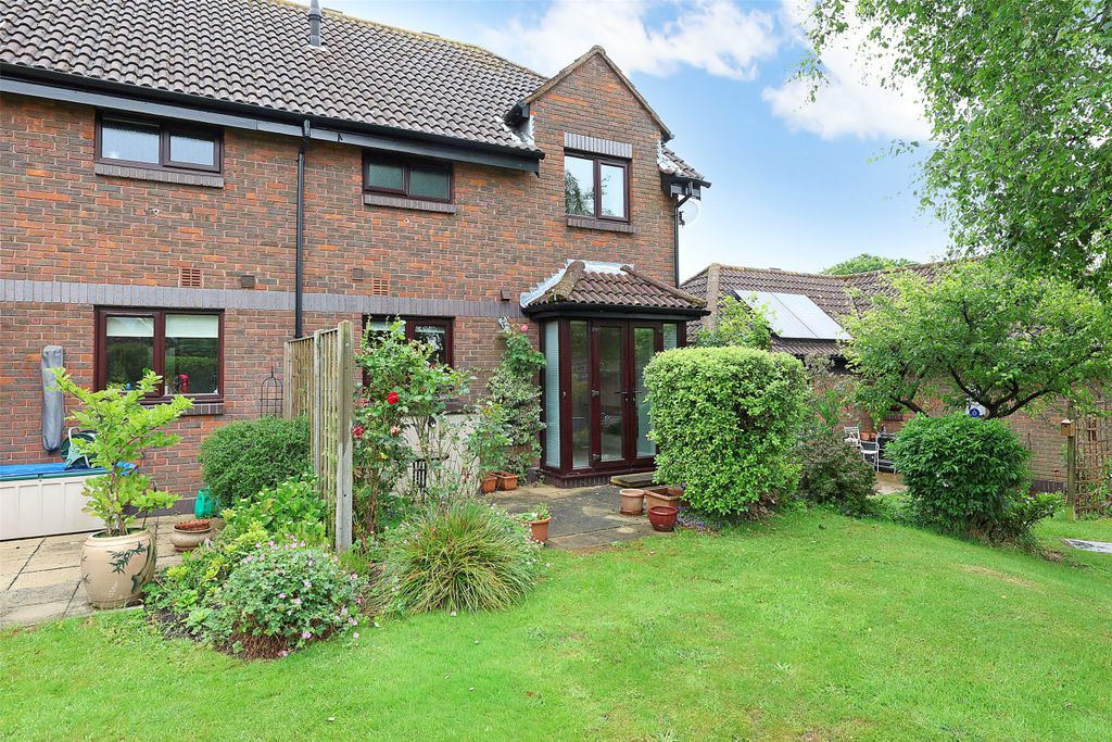 Property photo 2 of 14 Picture No. 17