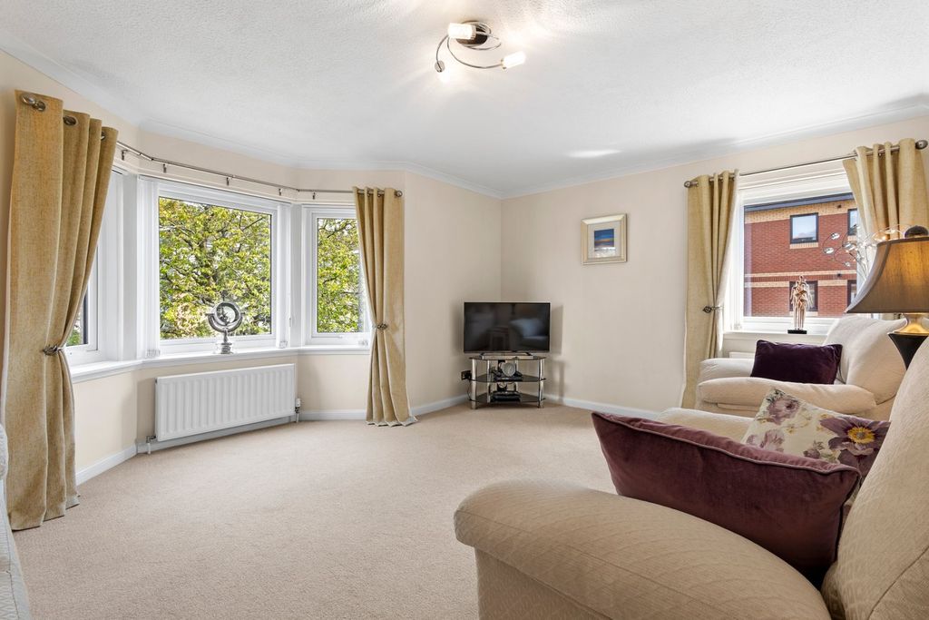 Property photo 2 of 25