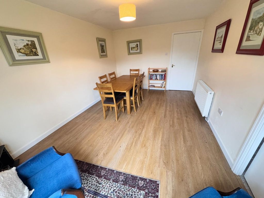 Property photo 3 of 12 Lounge