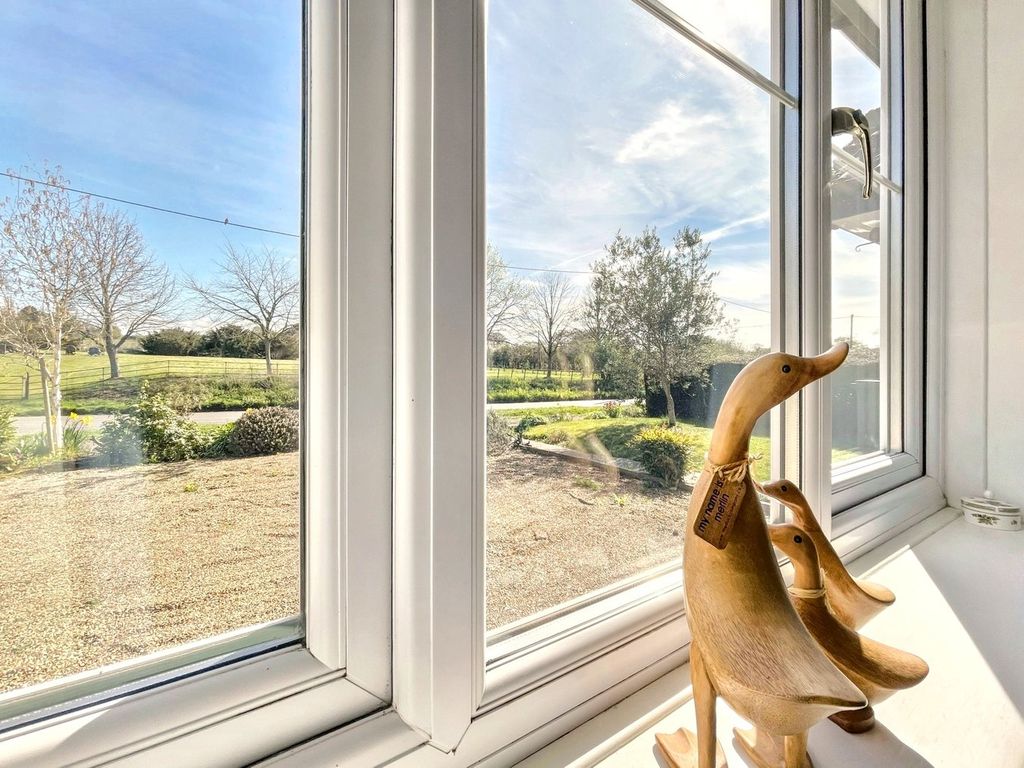 Property photo 3 of 28