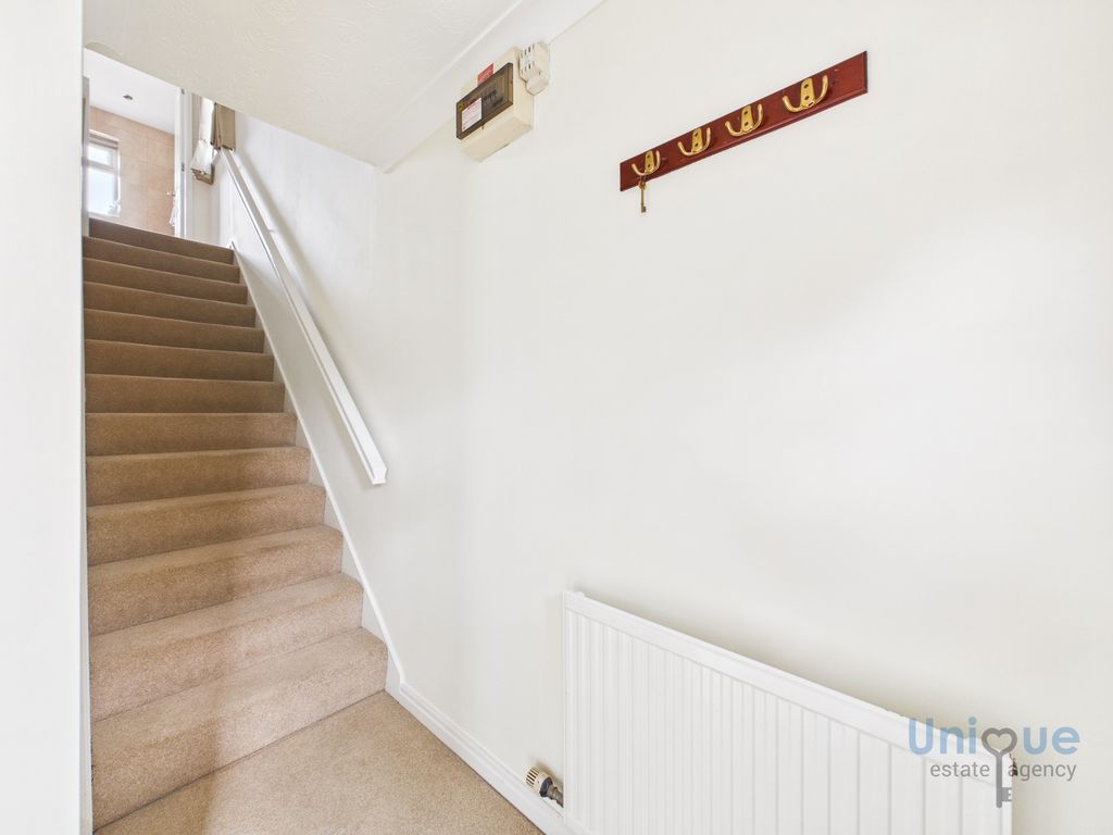 Property photo 2 of 27