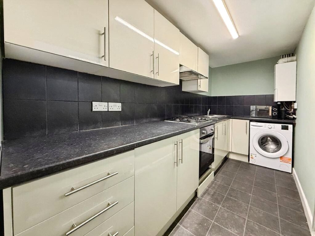 Property photo 2 of 8 Picture No. 11