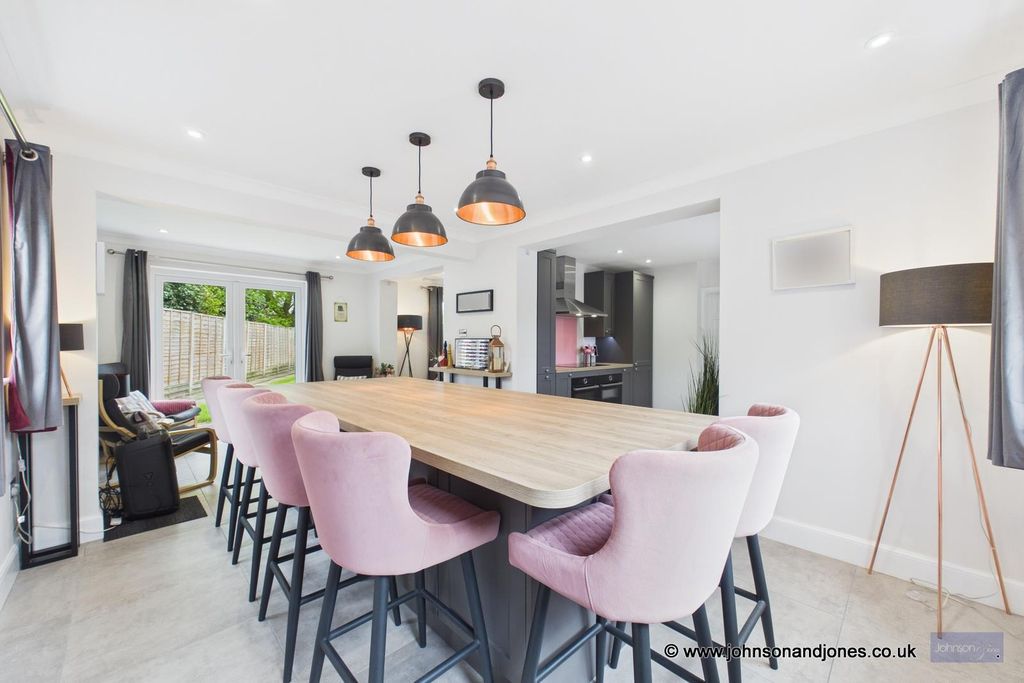 Property photo 2 of 23 2 Kitchen.Jpg