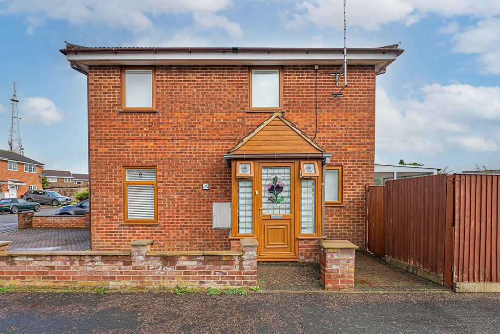 Property photo 2 of 16 5519851