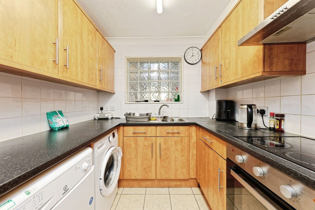 Property photo 2 of 12