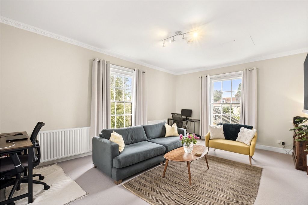 Property photo 2 of 14 Sitting Room