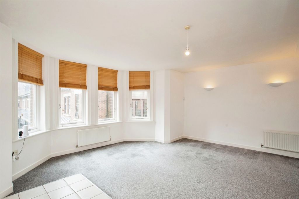 Property photo 2 of 18 Image