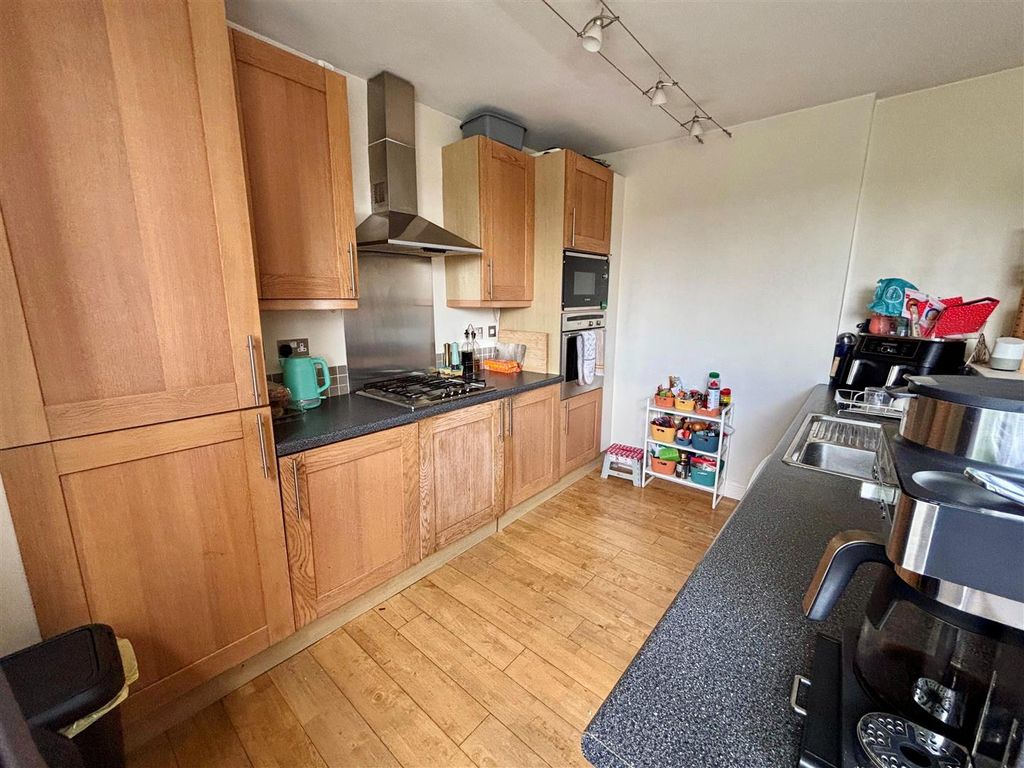 Property photo 3 of 10 1.Jpg