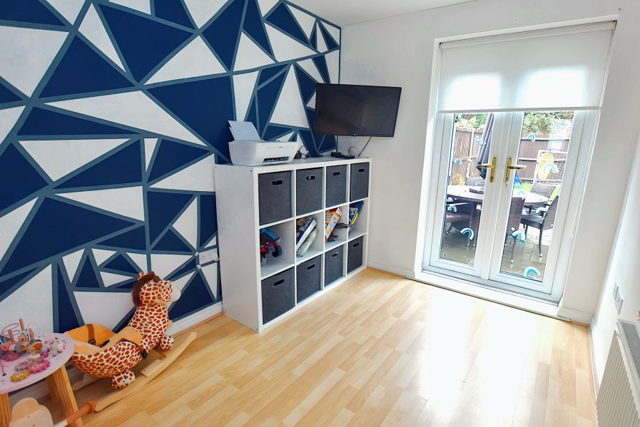 Property photo 3 of 18 Snug