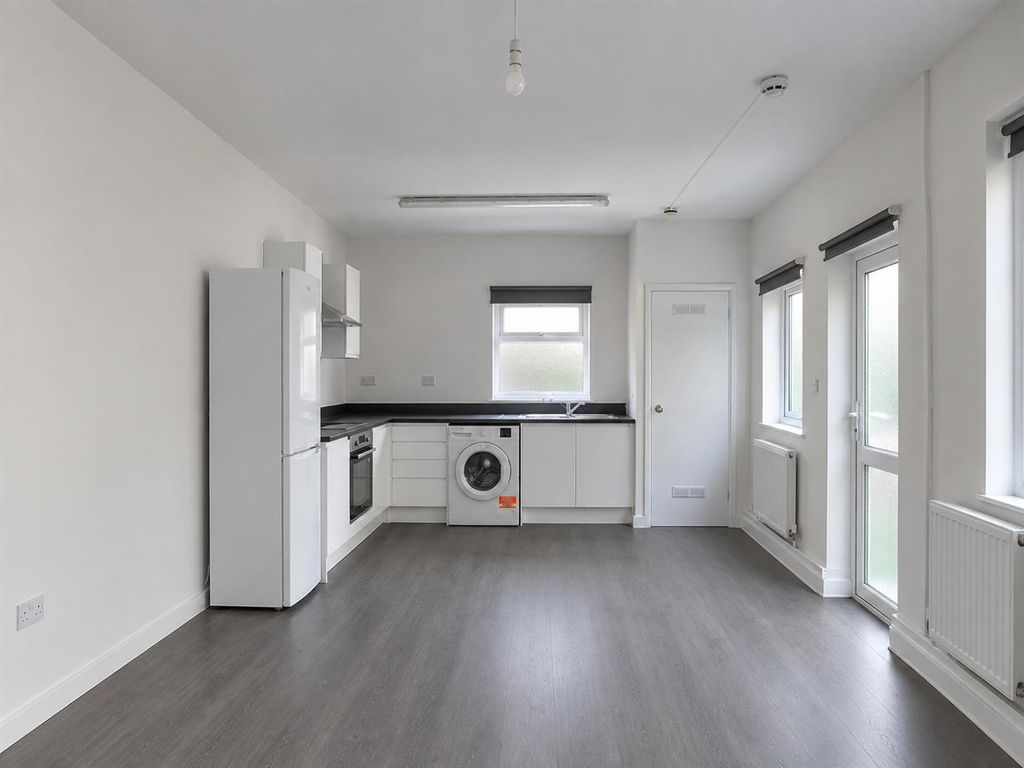 Property photo 2 of 6 Kitchen.Png