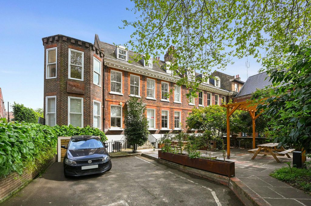 Property photo 2 of 16 Olbc18Victoriaparksq26.Jpg