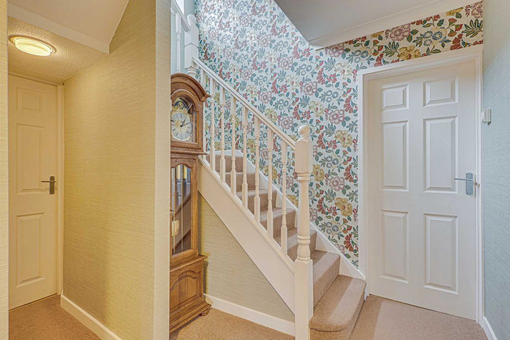 Property photo 3 of 44