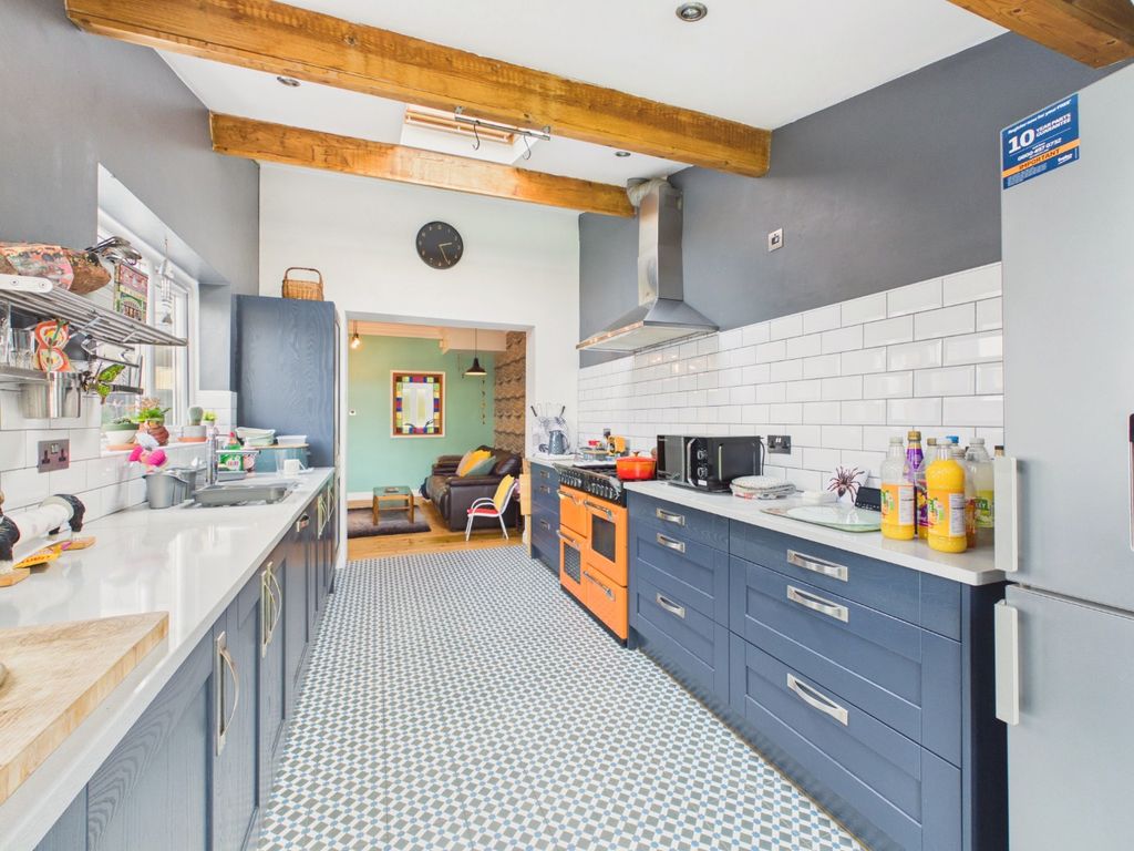 Property photo 2 of 16 5229063