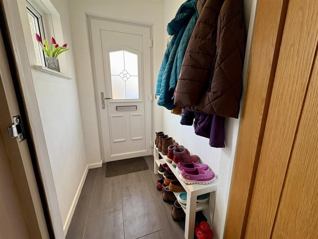 Property photo 3 of 12 4951405