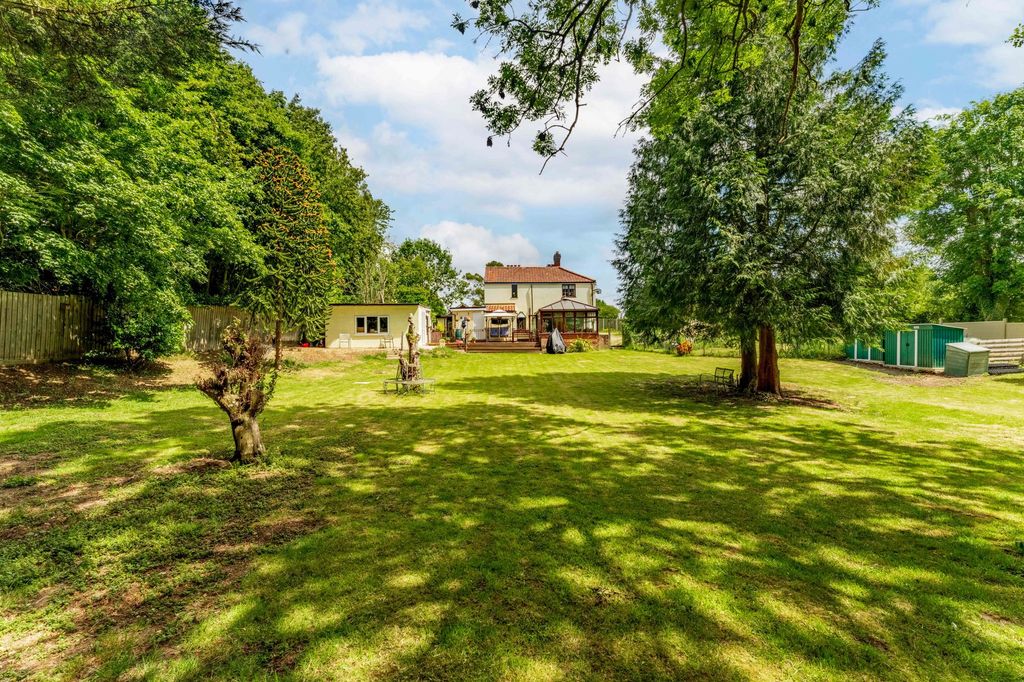 Property photo 2 of 33