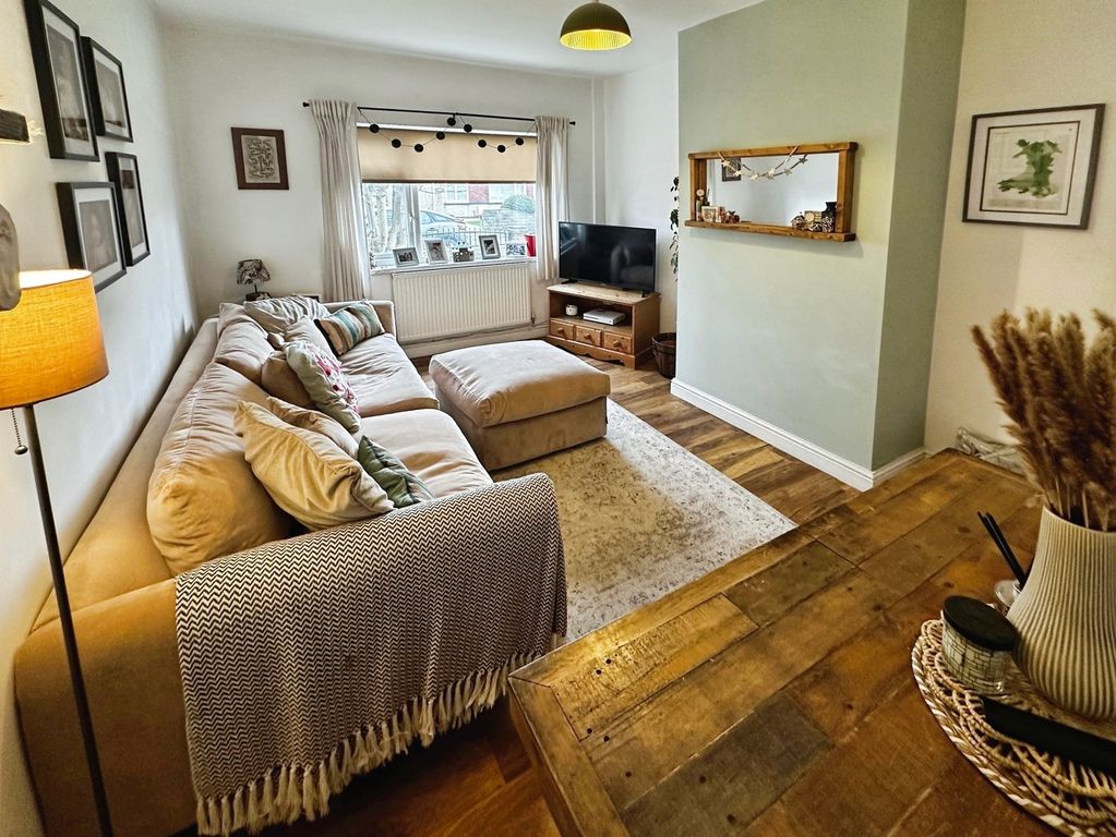 Property photo 2 of 12