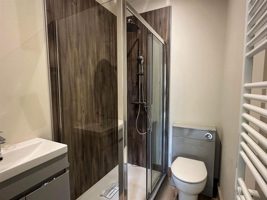 Property photo 2 of 8 Flat 8 A.Jpg