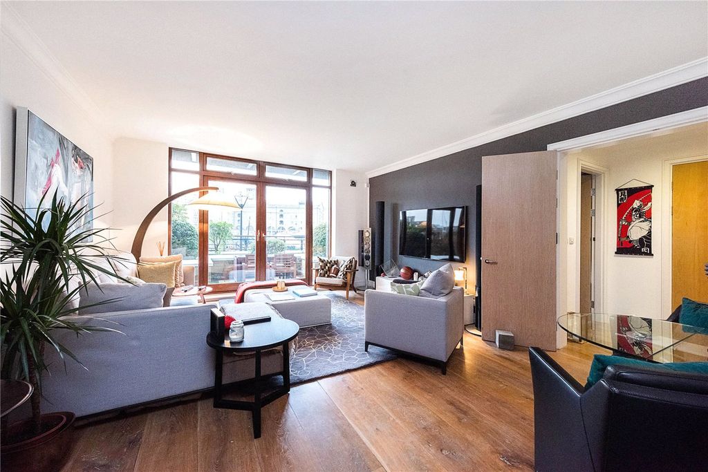 Property photo 2 of 14 Reception