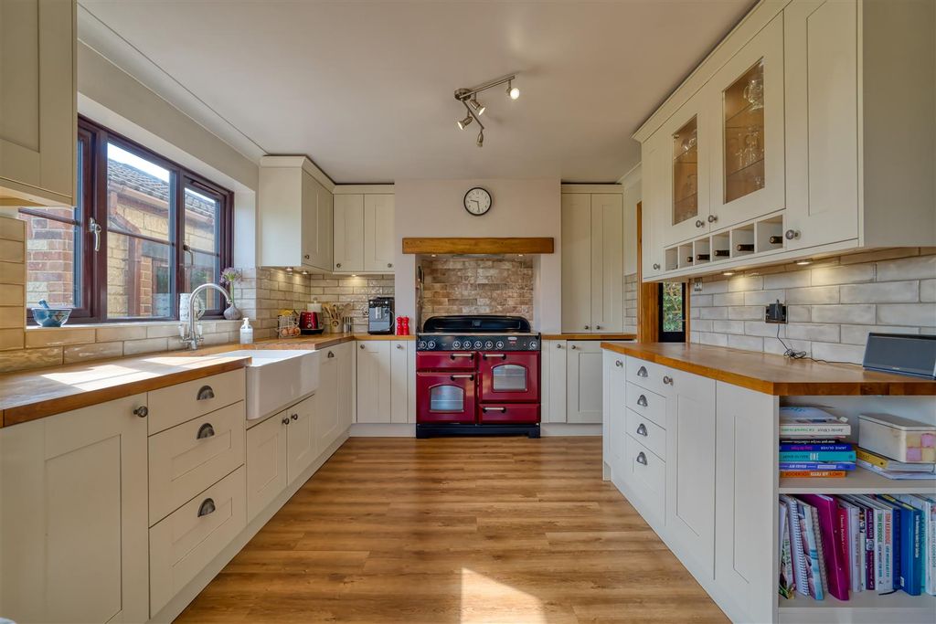 Property photo 2 of 13 Kitchen