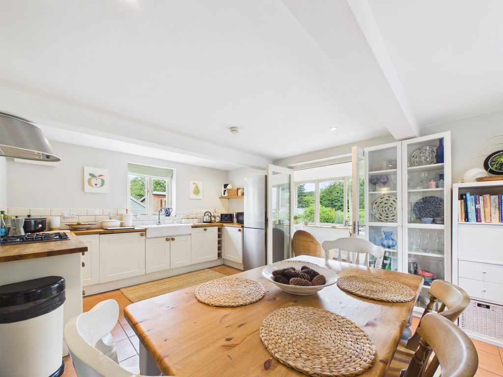 Property photo 3 of 38 Dining Kitchen