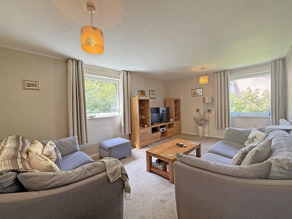 Property photo 2 of 11 Wyoming Close 3 - Living Room.Jpg