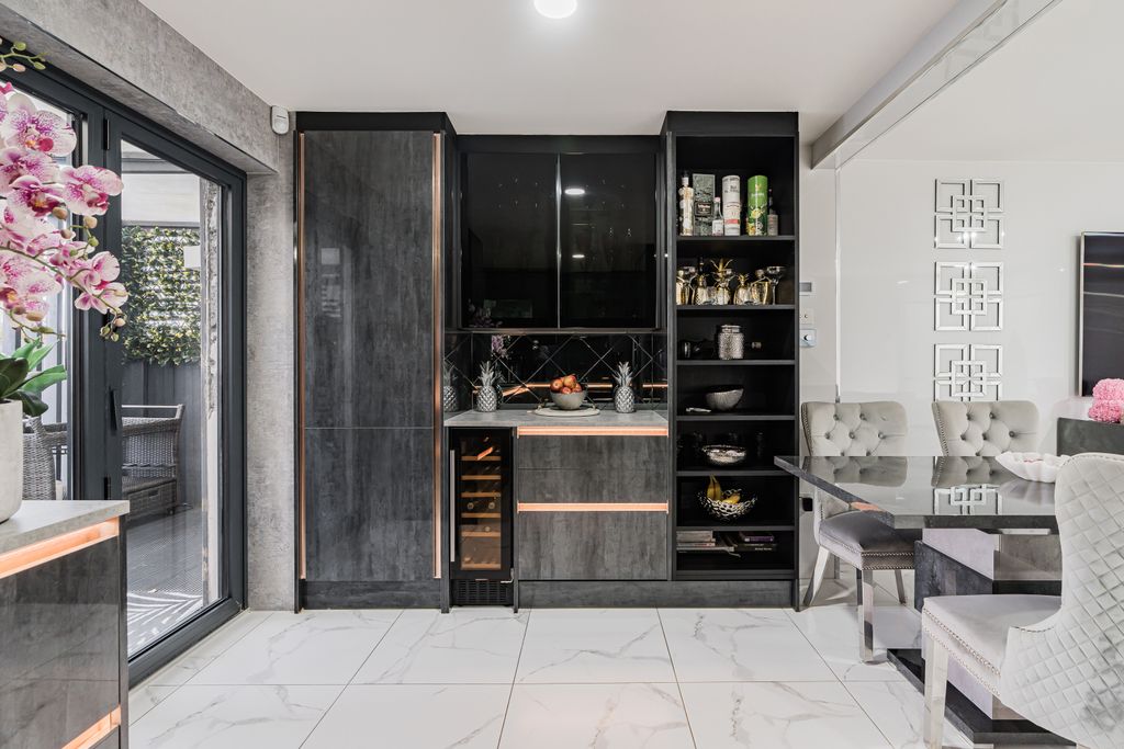 Property photo 2 of 33 Property Image 2