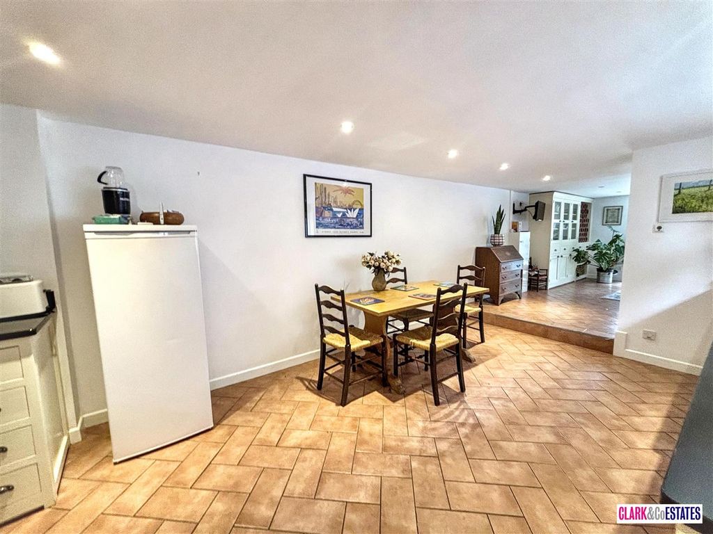 Property photo 2 of 15 Kitchen