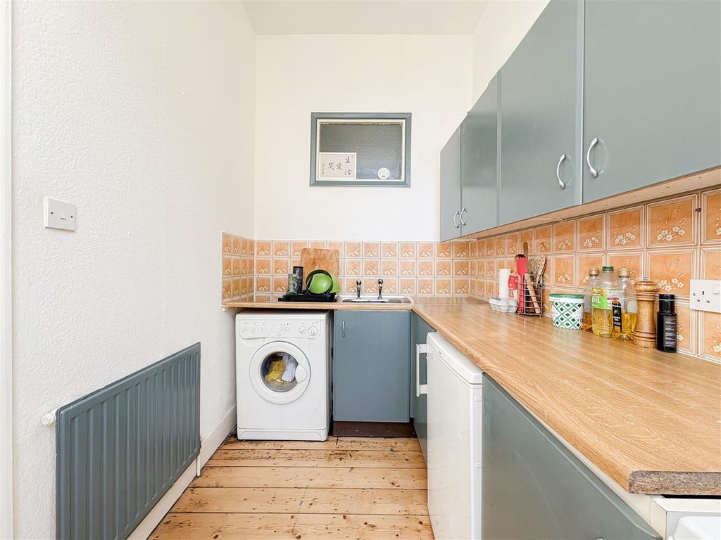 Property photo 2 of 16 Kitchen