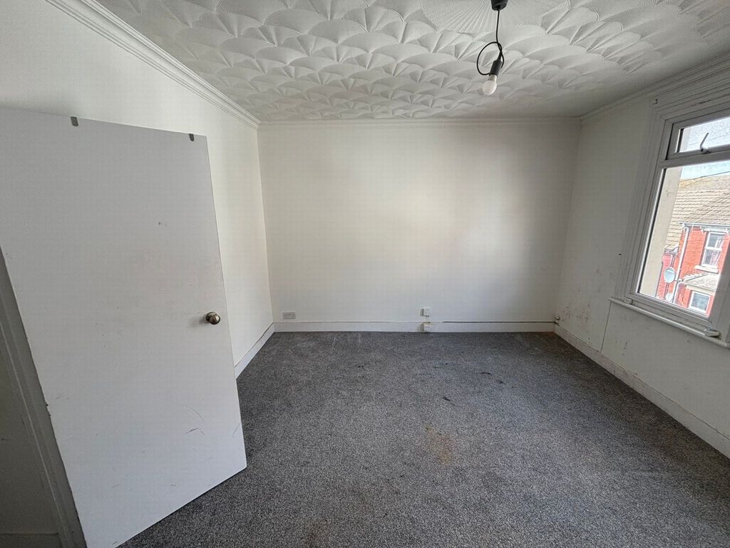 Property photo 2 of 6 Photo 3