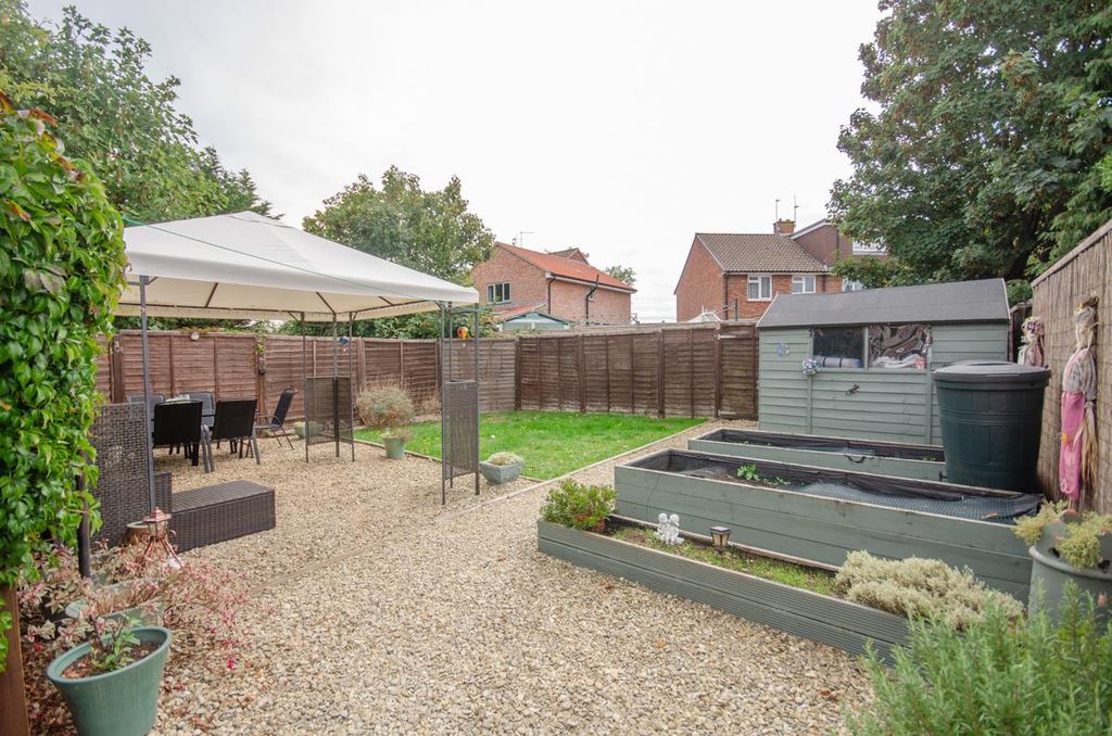 Property photo 2 of 14 Garden Main.Jpg