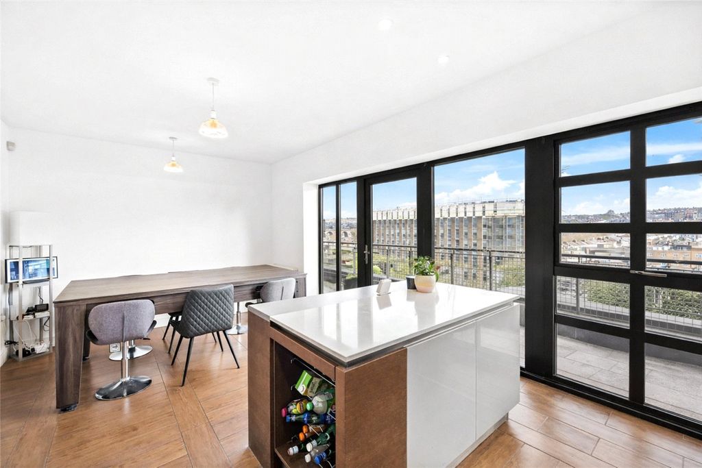 Property photo 3 of 23 Picture No. 29