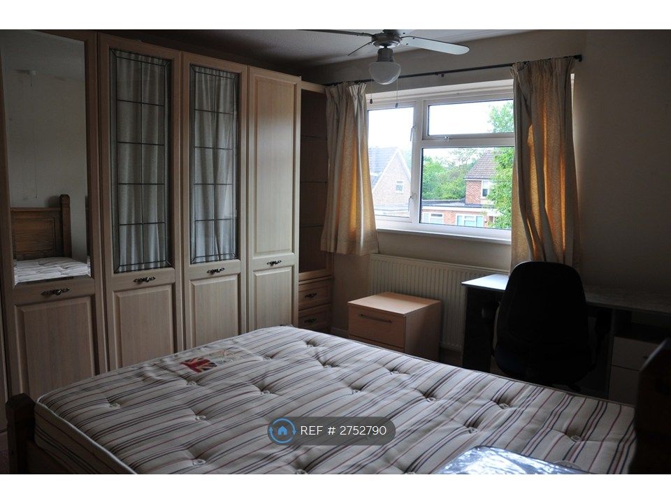 Property photo 3 of 29 Bedroom 5