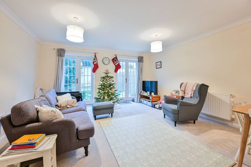 Property photo 3 of 12