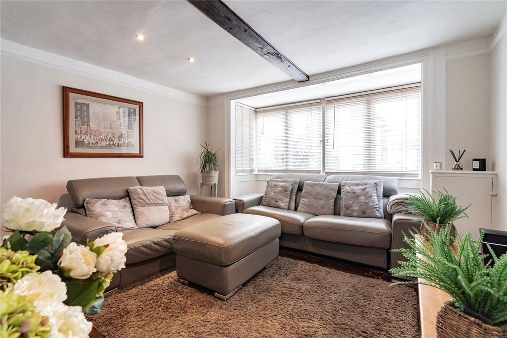 Property photo 3 of 8 Picture No. 10