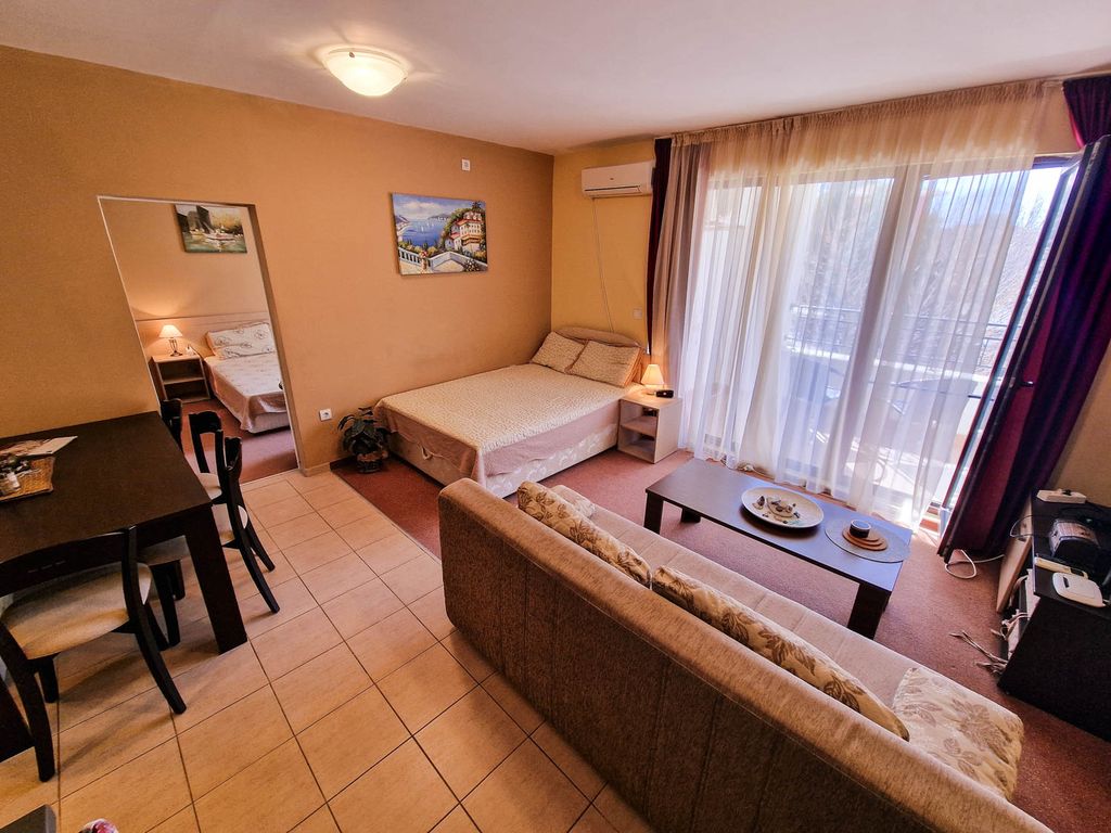 Property photo 2 of 22