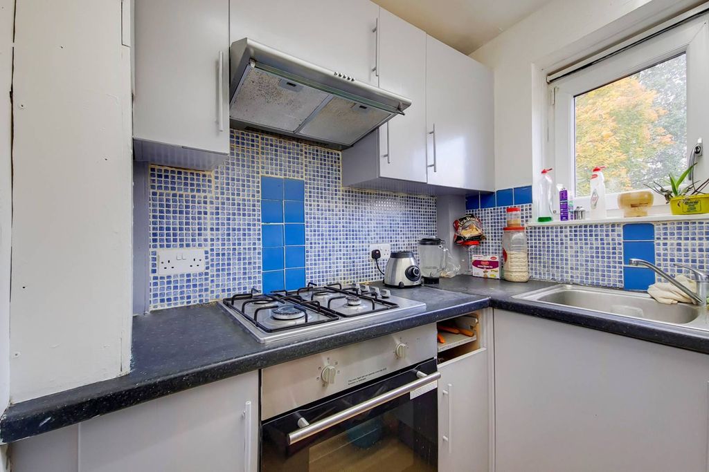Property photo 1 of 3