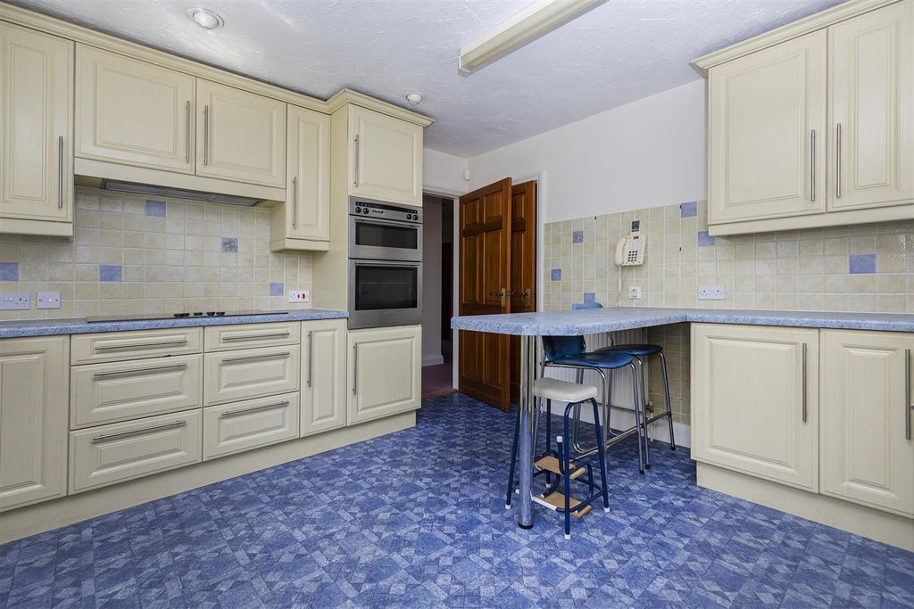 Property photo 2 of 37 Kitchen