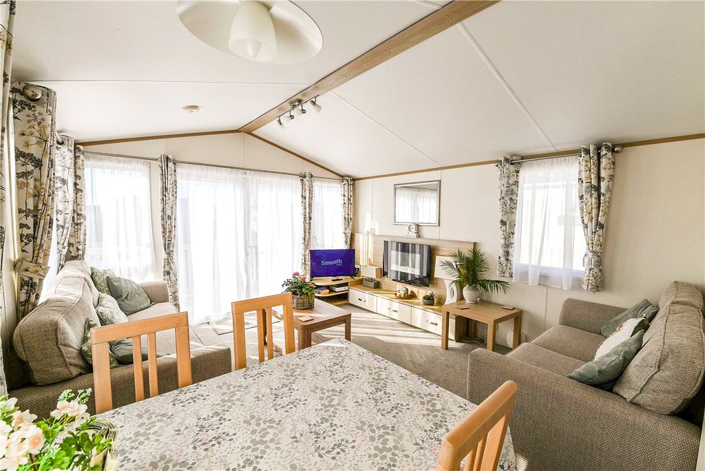 Property photo 2 of 15 Picture No. 03