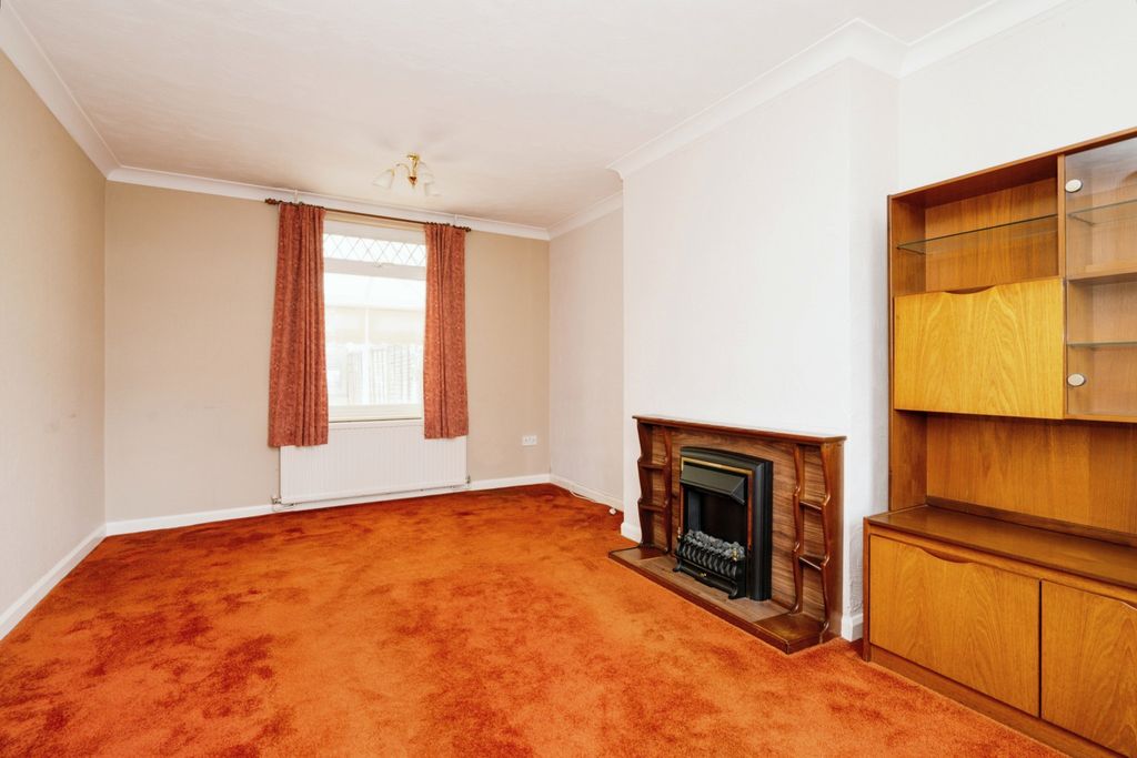 Property photo 3 of 12