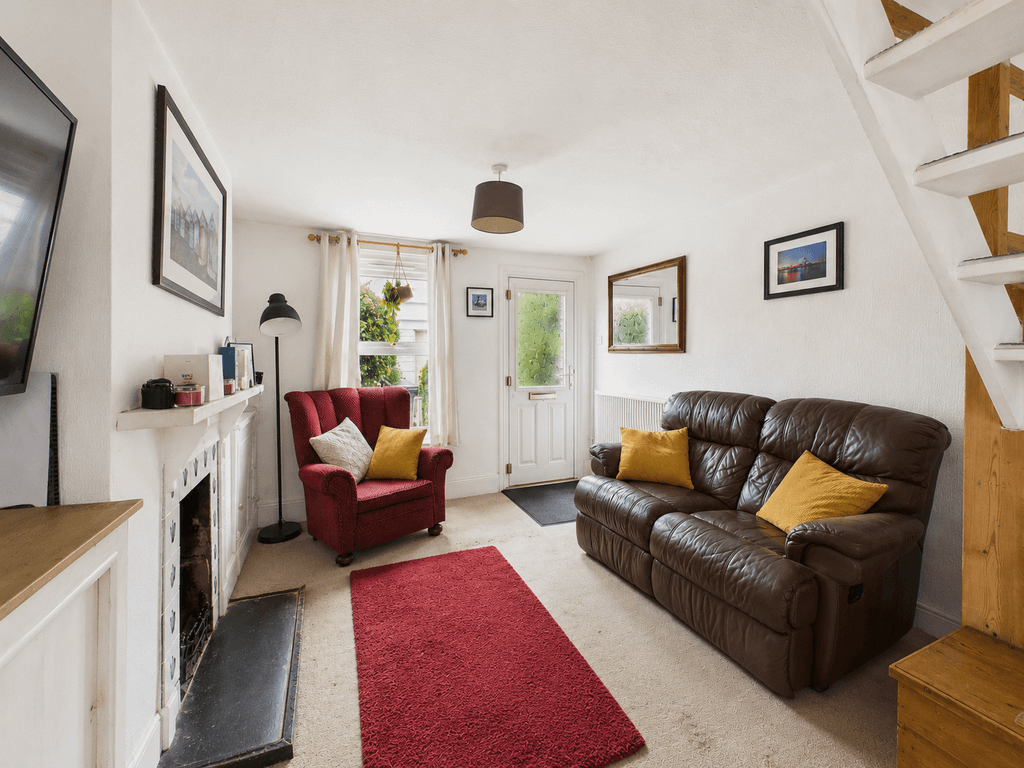 Property photo 1 of 8 2 Bed Terraced House To Rent St Johns Place, Canterbury Ct1