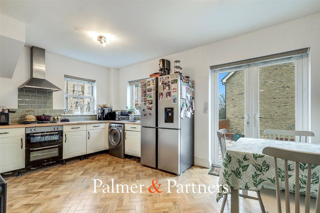 Property photo 3 of 19 Picture No. 10