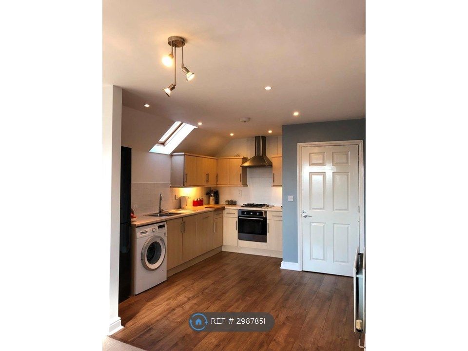 Property photo 3 of 12 Kitchen