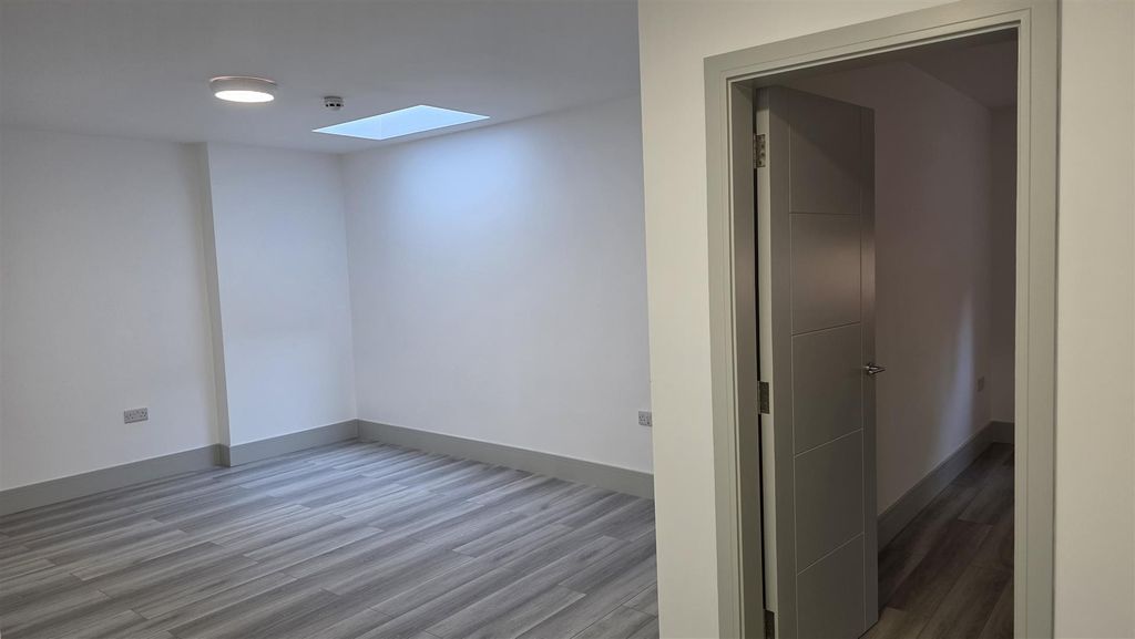 Property photo 3 of 12 20260729_122917.Jpg