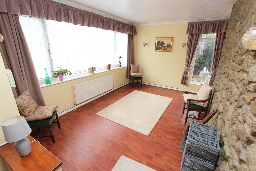 Property photo 3 of 20 Front Room
